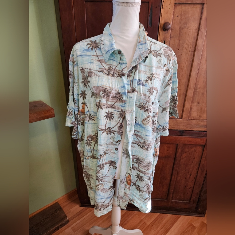 Batek Bay xxl short-sleeved button down.